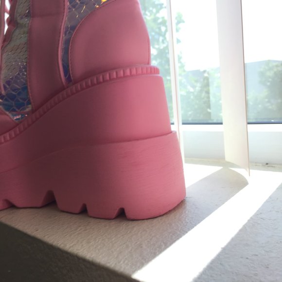 PRE LOVED - Cape Robbin Pink Poison Platforms Boots in Pink/9 - SH217 - Picture 6 of 7